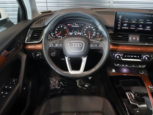 Used 2023 Audi Q5 2.0T Premium w/ Convenience Package image 15