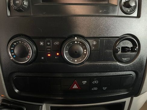 Used 2018 Mercedes-Benz Sprinter 144 Cargo image 38