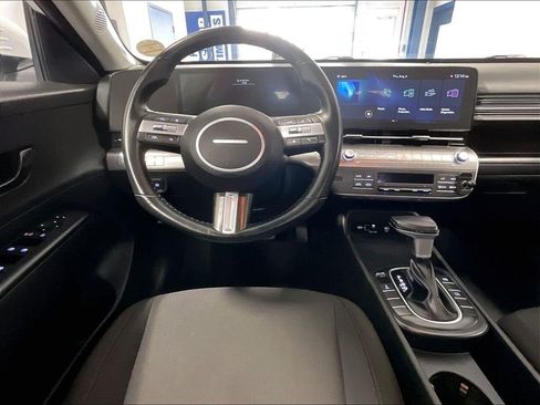 Used 2024 Hyundai Kona SEL AWD/4WD image 17