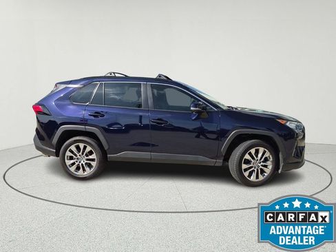 Used 2021 Toyota RAV4 XLE Premium image 2