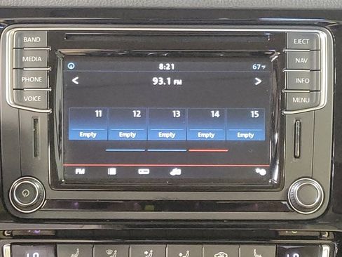 Used 2017 Volkswagen Jetta SEL FWD image 25