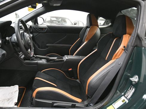 Certified 2025 Toyota GR86 Hakone Edition image 9