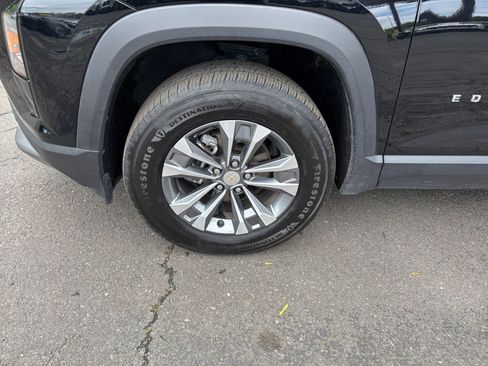 Used 2025 Chevrolet Equinox LT FWD image 30