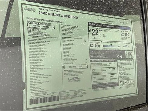 New 2025 Jeep Grand Cherokee Altitude image 14