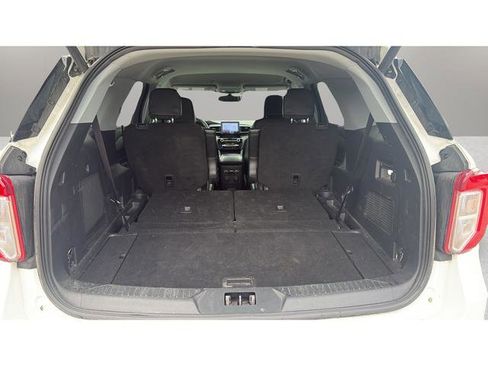 Used 2022 Ford Explorer Limited w/ Equipment Group 301A AWD/4WD image 31