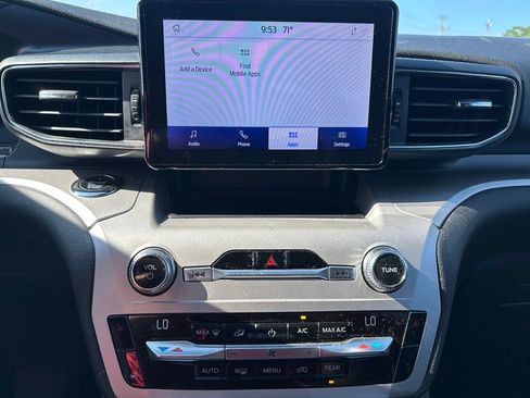 Used 2020 Ford Explorer XLT w/ Equipment Group 202A AWD/4WD image 19