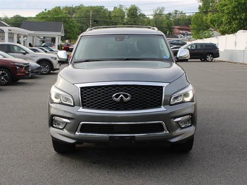 Used 2017 INFINITI QX80 4WD w/ Deluxe Technology Package image 3