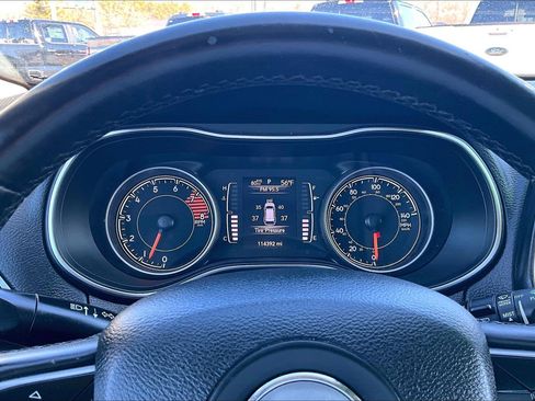 Used 2019 Jeep Cherokee Latitude Plus w/ Cold Weather Group image 20