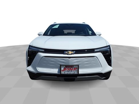 Used 2025 Chevrolet Blazer EV LT AWD/4WD image 3