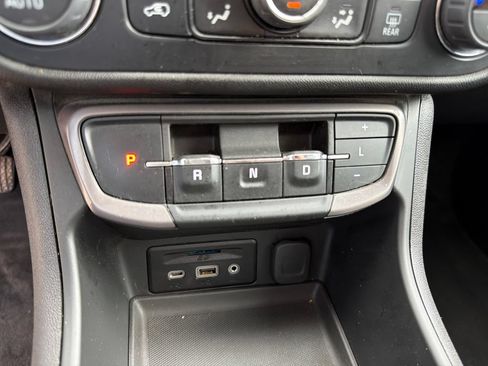 Certified 2024 GMC Terrain AT4 AWD/4WD image 24
