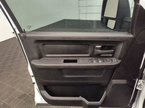 Used 2024 RAM 3500 Tradesman w/ Chrome Appearance Group AWD/4WD image 18