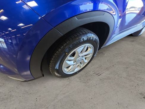 Used 2021 Hyundai Venue SEL FWD image 9