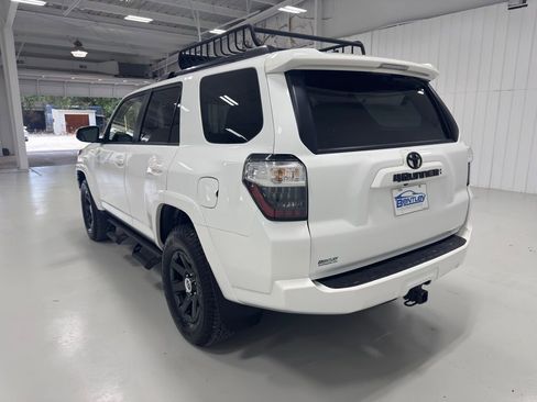 Used 2022 Toyota 4Runner Trail Special Edition AWD/4WD image 8