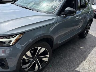 Used 2023 Volvo XC40 B5 Plus w/ Climate Package