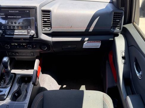 Used 2022 Nissan Frontier Pro-X RWD image 12