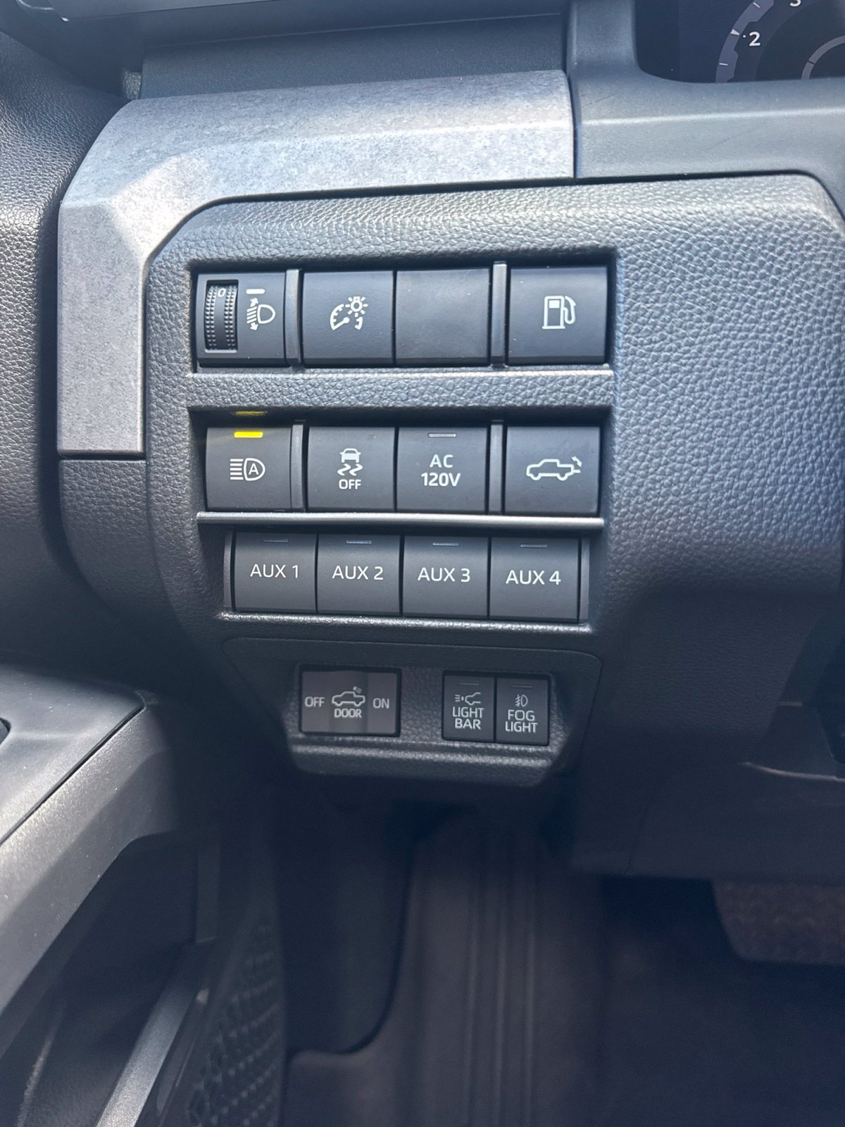Used 2025 Toyota Tacoma 4x4 Double Cab Hybrid image 24