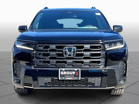 New 2026 Honda Pilot Sport image 3