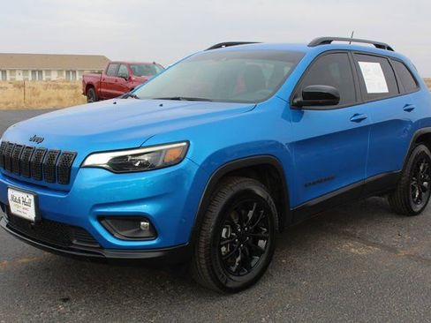 Used 2023 Jeep Cherokee Altitude Lux AWD/4WD image 10
