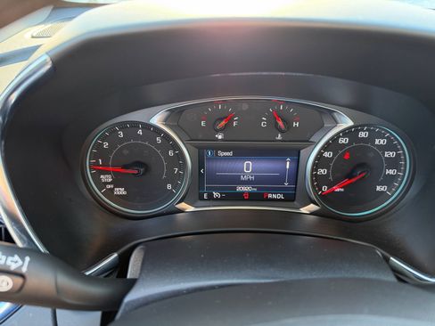 Used 2023 Chevrolet Equinox LS w/ LS Convenience Package FWD image 9
