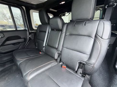 Used 2022 Jeep Wrangler Unlimited Rubicon w/ Trailer Tow Package image 14