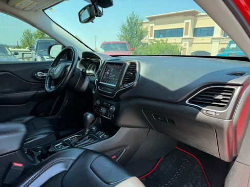 Used 2019 Jeep Cherokee Trailhawk w/ Trailer Tow Group image 30