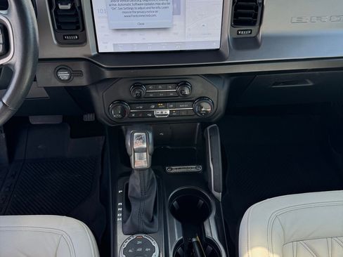 Used 2022 Ford Bronco Outer Banks image 15