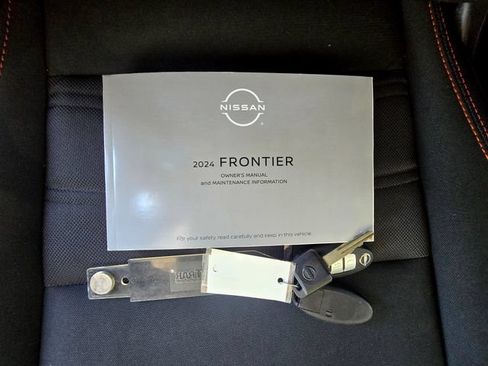 Used 2024 Nissan Frontier Pro-X w/ Pro Convenience Package RWD image 32