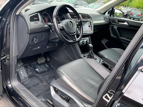 Used 2019 Volkswagen Tiguan SE AWD/4WD image 12