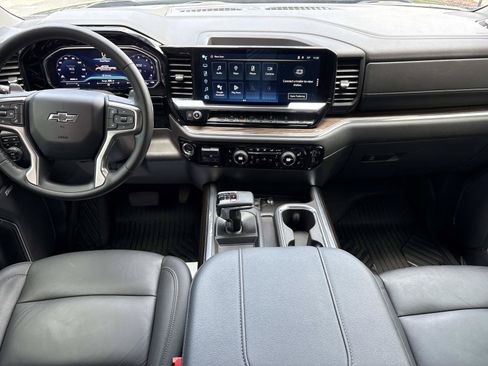 Used 2024 Chevrolet Silverado 1500 LT Trail Boss w/ Convenience Package II AWD/4WD image 28