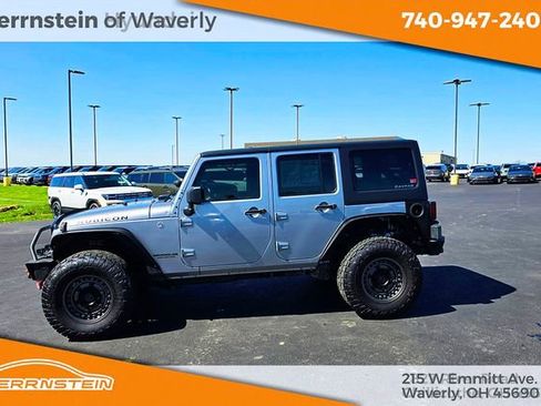 Used 2016 Jeep Wrangler Unlimited Rubicon w/ Connectivity Group AWD/4WD image 4