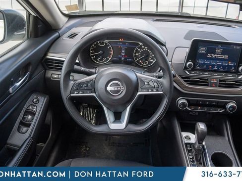 Used 2025 Nissan Altima 2.5 SV FWD image 7