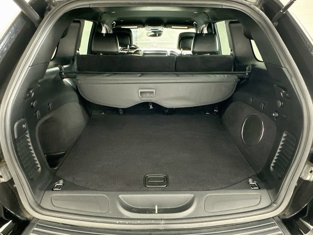 Used 2020 Jeep Grand Cherokee Altitude RWD image 24