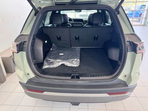 New 2026 Chevrolet Equinox LT w/ Convenience Package II AWD/4WD image 38