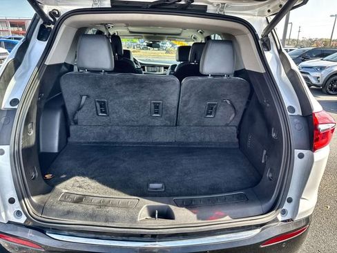 Used 2018 Buick Enclave Essence image 32