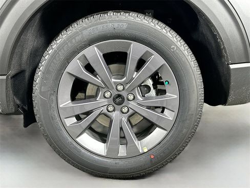 New 2026 Ford Explorer Active w/ Active Comfort Package image 31