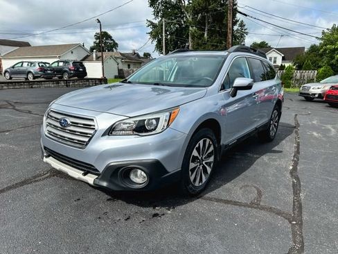 Used 2016 Subaru Outback 2.5i Limited AWD/4WD image 3