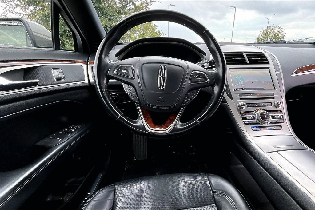 Used 2017 Lincoln MKZ Reserve FWD image 6