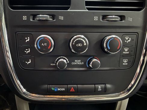 Used 2015 Dodge Grand Caravan SE w/ Quick Order Package 29E SE FWD image 27