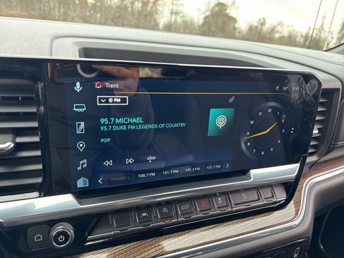 Used 2023 Chevrolet Silverado 1500 RST image 18