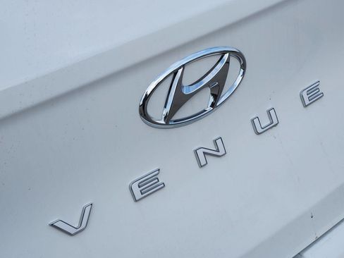 New 2026 Hyundai Venue SEL FWD image 8