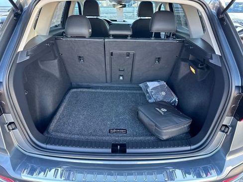 Certified 2023 Volkswagen Taos SE w/ Panoramic Sunroof Package image 31