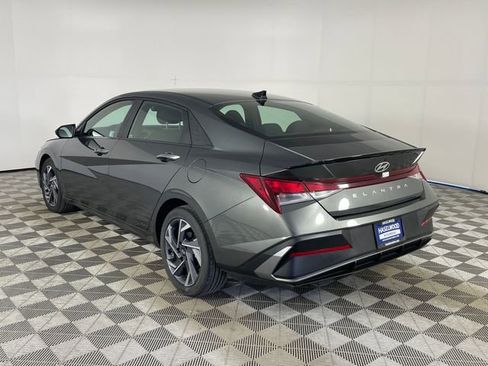 Used 2025 Hyundai Elantra Sport FWD image 21