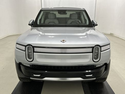 Used 2022 Rivian R1T Adventure image 8