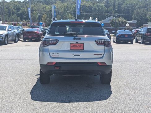 Used 2024 Jeep Compass Trailhawk image 7