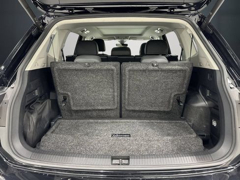 Used 2022 Volkswagen Tiguan SE FWD image 12