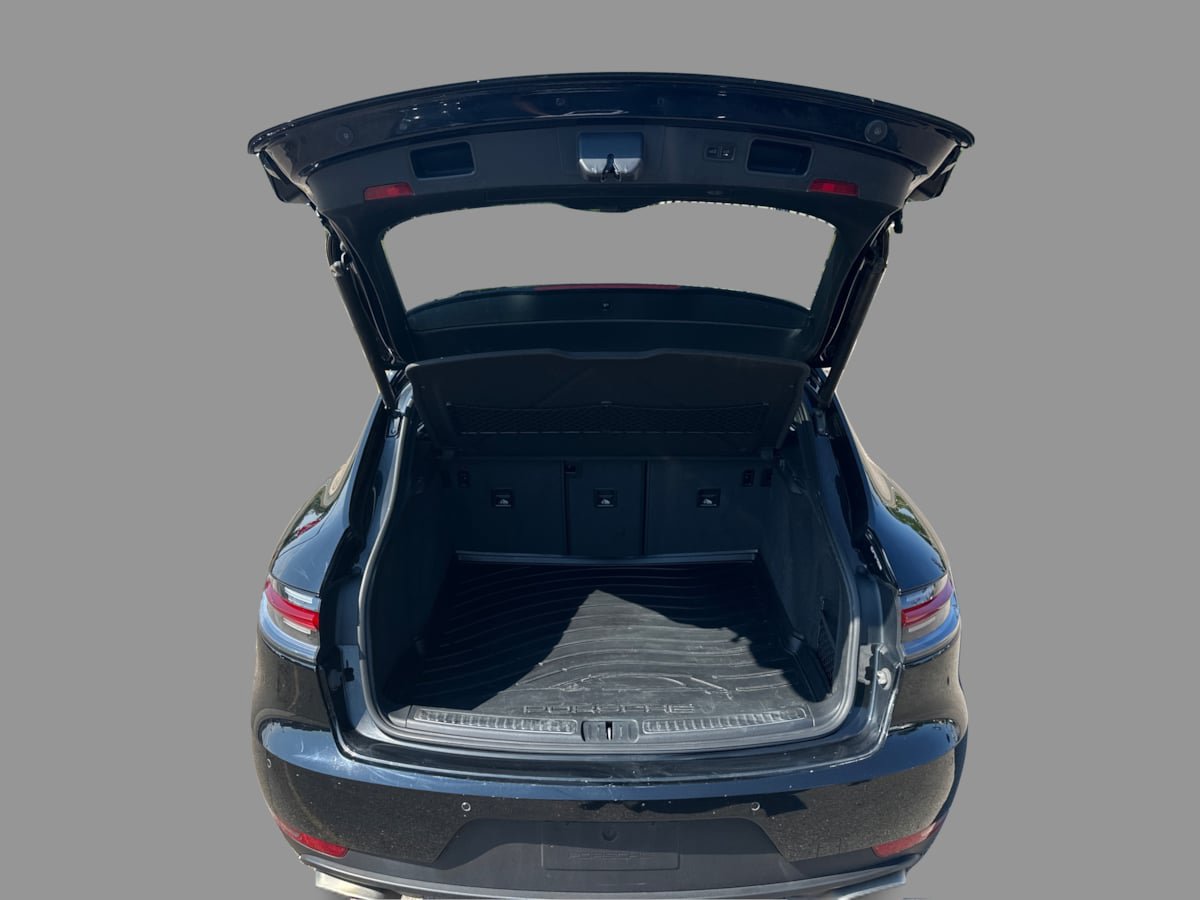 Used 2020 Porsche Macan w/ Premium Package Plus AWD/4WD image 22