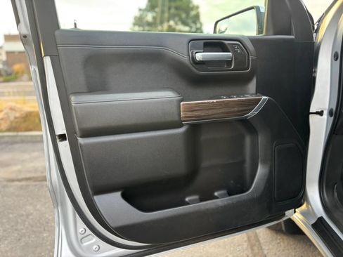 Used 2021 Chevrolet Silverado 1500 LT AWD/4WD image 9