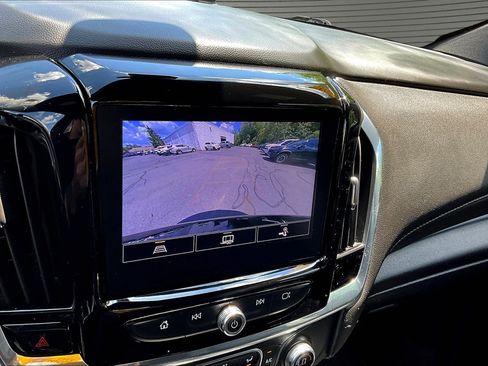 Used 2023 Chevrolet Traverse LT AWD/4WD image 9