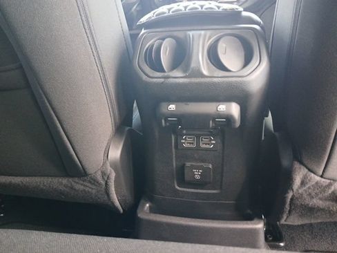 Used 2023 Jeep Wrangler Unlimited Rubicon 4xe AWD/4WD image 12