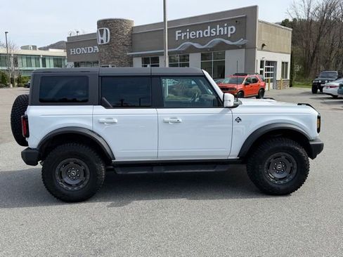 Used 2024 Ford Bronco Outer Banks image 4